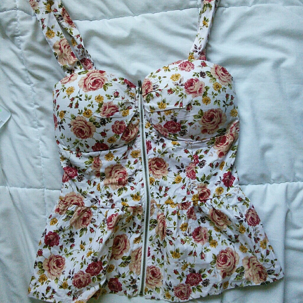 NWT Top - Read description